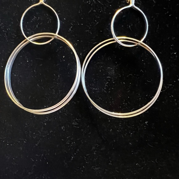 Lilly Barrack Earrings - Picture 8 of 9